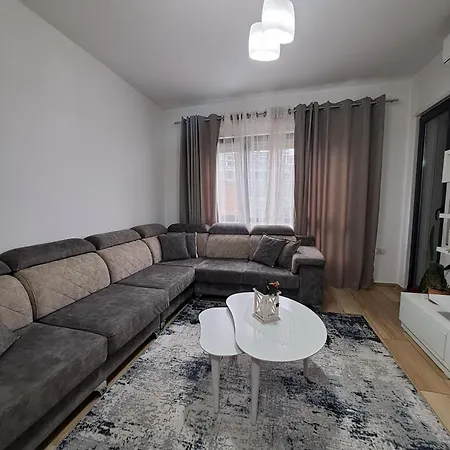 Lux, Don Bosko Apartamento Tirana